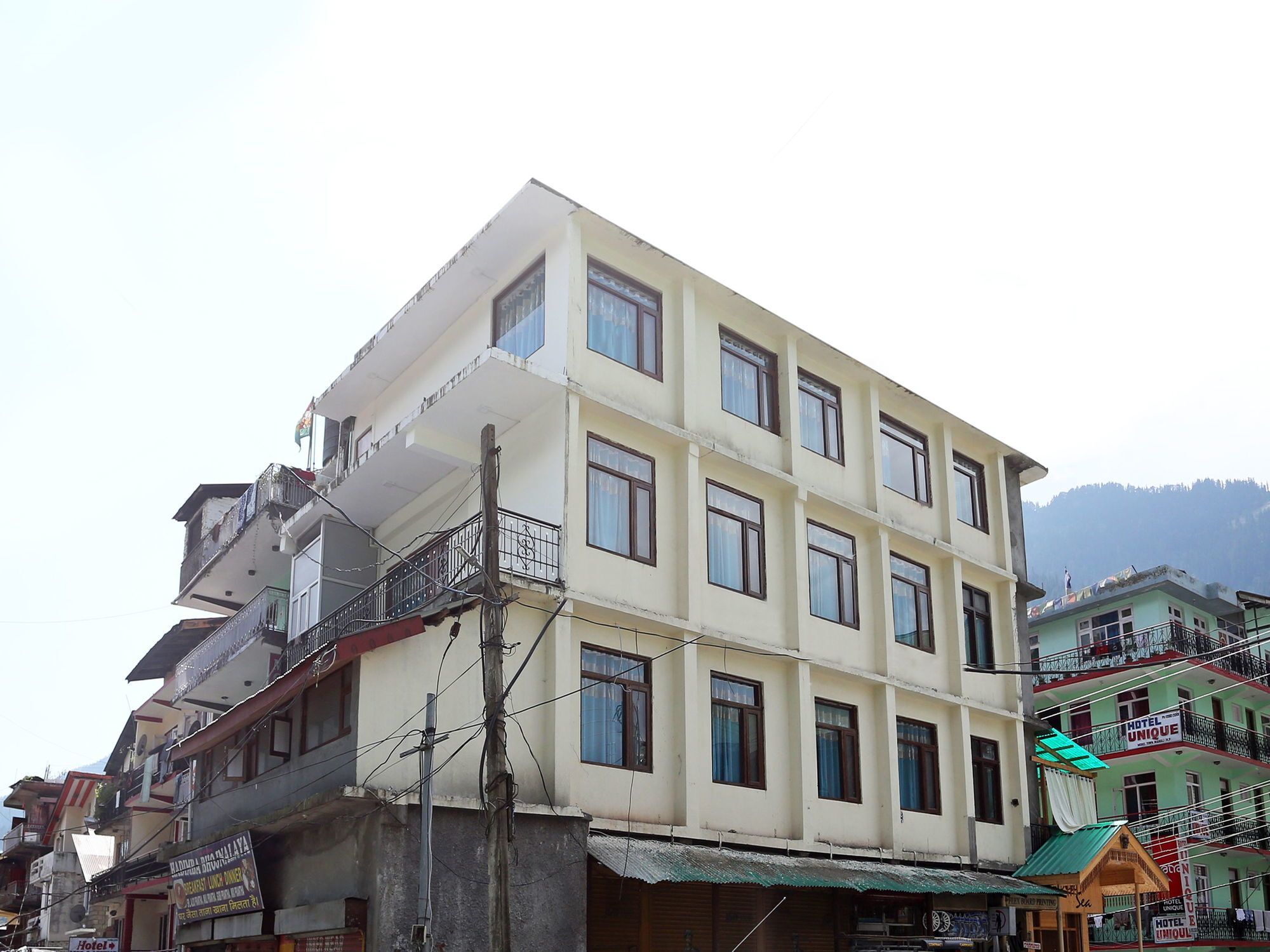Oyo 9912 Hotel Rock Sea Manali  Bagian luar foto